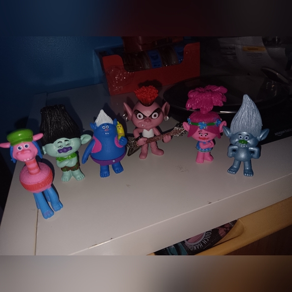 Coolinko 6 Set Troll Figures with Jumbo Egg-Mini Action Toys Pre-owned - Picture 4 of 9
